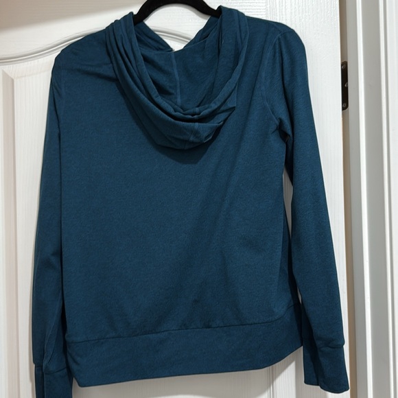 Vuori Cosmo Heather Hoodie. - Picture 3 of 4